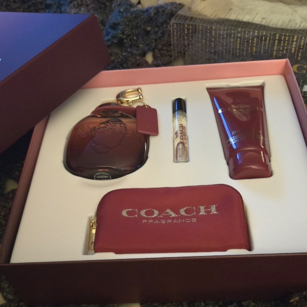 Coach Women's Fragrance Gift Set - Red